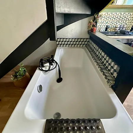 The Duplex- Air-conditioned 3 Bedrooms In The Center Of Montpellier! *