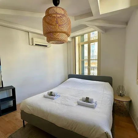 The Duplex- Air-conditioned 3 Bedrooms In The Center Of Montpellier! Lägenhet