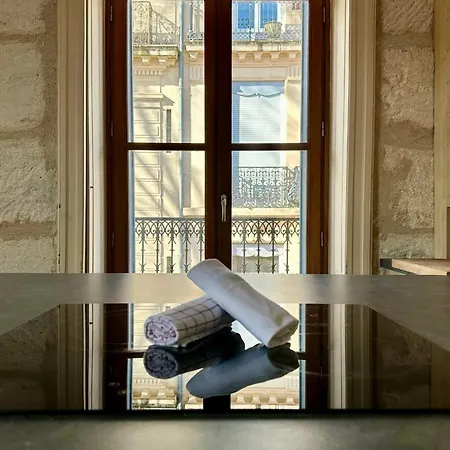 The Duplex- Air-conditioned 3 Bedrooms In The Center Of Montpellier! Lägenhet *